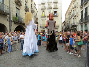 Arribada a Girona de la Flama del Canigó 2017