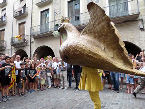 Arribada a Girona de la Flama del Canigó 2017