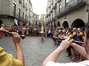 Arribada a Girona de la Flama del Canigó 2017