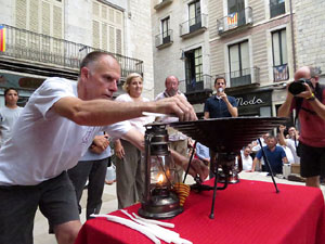Arribada a Girona de la Flama del Canigó 2017