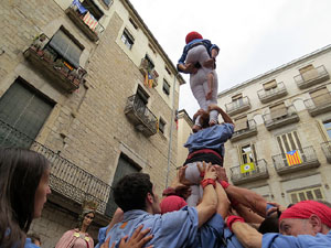 Arribada a Girona de la Flama del Canigó 2017