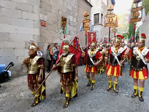 Setmana Santa 2017 a Girona. Sortida dels Manaies per lliurar el Pen&oacute;