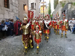 Setmana Santa 2017 a Girona. Sortida dels Manaies per lliurar el Pen&oacute;