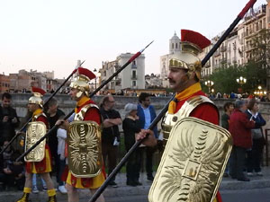 Setmana Santa 2017 a Girona. Sortida dels Manaies per lliurar el Pen&oacute;