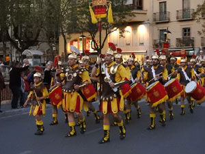 Setmana Santa 2017 a Girona. Sortida dels Manaies per lliurar el Pen&oacute;