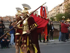 Setmana Santa 2017 a Girona. Sortida dels Manaies per lliurar el Pen&oacute;