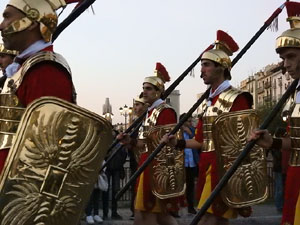 Setmana Santa 2017 a Girona. Sortida dels Manaies per lliurar el Pen&oacute;