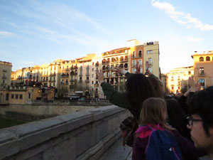 Festival Strenes 2017. Concert inaugural al terrat del punt d'Informaci&oacute; de la Rambla a c&agrave;rrec de Txarango