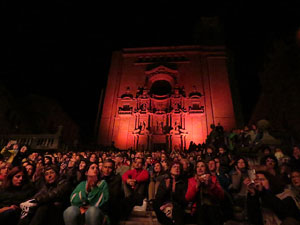 Festival Strenes 2017. Concert Tossudament Llach a les escales de la Catedral