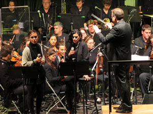 Festival Strenes 2017. Concert Tossudament Llach a les escales de la Catedral