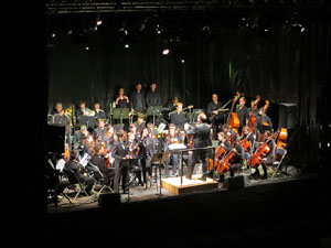 Festival Strenes 2017. Concert Tossudament Llach a les escales de la Catedral