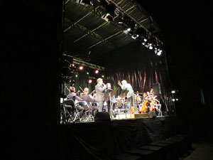 Festival Strenes 2017. Concert Tossudament Llach a les escales de la Catedral