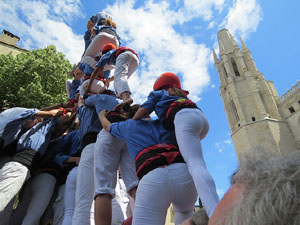 Temps de Flors 2017. Diada Castellera a la pla&ccedil;a de Sant Feliu amb els Marrecs de Salt, els Xics de Granollers, i els Xiquets de Reus