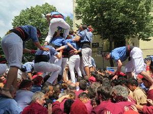 Temps de Flors 2017. Diada Castellera a la pla&ccedil;a de Sant Feliu amb els Marrecs de Salt, els Xics de Granollers, i els Xiquets de Reus