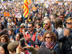 Jornada de vaga general 8N. Concentració davant la seu de la Generalitat a Girona