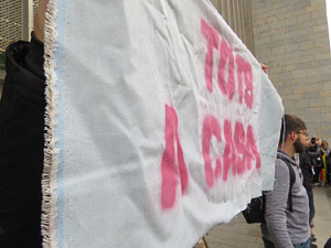 Jornada de vaga general 8N. Concentració davant la seu de la Generalitat a Girona