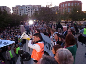 Concentració a la plaça de la Constitució convocada per la plataforma Girona Vota a favor del Referèndum