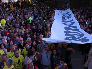Concentració a la plaça de la Constitució convocada per la plataforma Girona Vota a favor del Referèndum