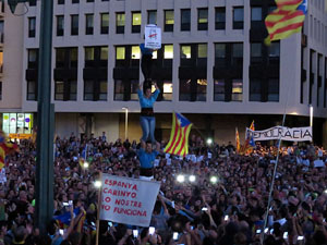 Concentració a la plaça de la Constitució convocada per la plataforma Girona Vota a favor del Referèndum