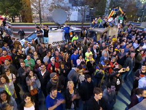 Concentració a la plaça de la Constitució convocada per la plataforma Girona Vota a favor del Referèndum
