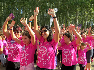Cursa de la Dona 2017. Concentraci&oacute; i sortida del Parc de la Devesa i cursa pels carrers de Girona