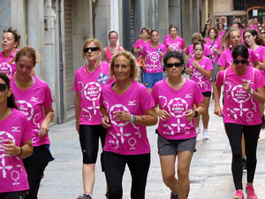Cursa de la Dona 2017. Concentració i sortida del Parc de la Devesa i cursa pels carrers de Girona