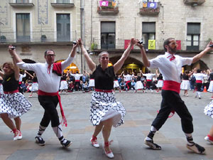 Fires 2017. Ball de gitanes de Montmel&oacute; a la pla&ccedil;a del Vi