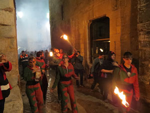 Fires 2017. La Beatufarra, descens del Beatusaure per les escales de la Catedral de Girona