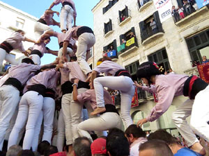 Fires 2017. La Diada Castellera a la pla&ccedil;a del Vi, amb els Marrecs de Salt, els Capgrossos de Matar&oacute; i els Minyons de Terrass