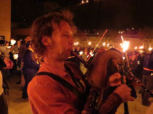 Fires 2017. Espectacle de foc i m&uacute;sica Llumin&agrave;ries de Fires, amb Taller de Magn&egrave;sia i Els Berros de la Cort