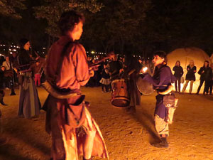 Fires 2017. Espectacle de foc i m&uacute;sica Llumin&agrave;ries de Fires, amb Taller de Magn&egrave;sia i Els Berros de la Cort