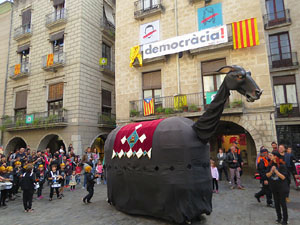 Fires 2017. Passejada amb la Mula Baba i teatre de titelles a la Rambla de la Llibertat