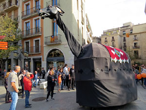 Fires 2017. Passejada amb la Mula Baba i teatre de titelles a la Rambla de la Llibertat