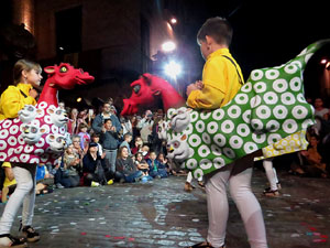 Fires 2017. Ballades de capgrossos, gegants i faràndula a la plaça del Vi