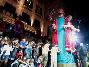Fires 2017. Ballades de capgrossos, gegants i faràndula a la plaça del Vi