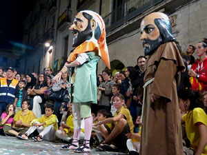 Fires 2017. Ballades de capgrossos, gegants i faràndula a la plaça del Vi