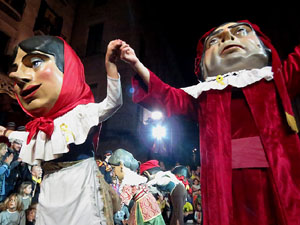 Fires 2017. Ballades de capgrossos, gegants i faràndula a la plaça del Vi