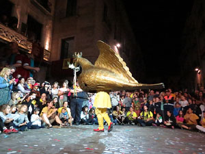 Fires 2017. Ballades de capgrossos, gegants i faràndula a la plaça del Vi