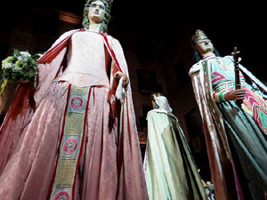 Fires 2017. Ballades de capgrossos, gegants i faràndula a la plaça del Vi