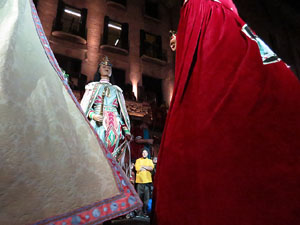 Fires 2017. Ballades de capgrossos, gegants i faràndula a la plaça del Vi