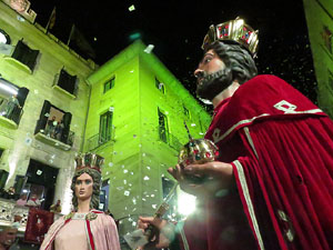 Fires 2017. Ballades de capgrossos, gegants i faràndula a la plaça del Vi