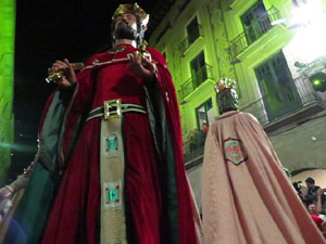 Fires 2017. Ballades de capgrossos, gegants i faràndula a la plaça del Vi