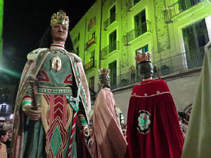 Fires 2017. Ballades de capgrossos, gegants i faràndula a la plaça del Vi