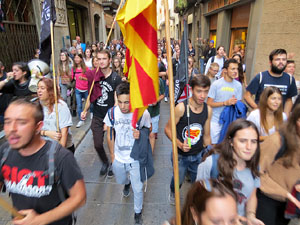 Concentraci&oacute; a la pla&ccedil;a del Vi en protesta per l'empresonament de Cuixart i S&aacute;nchez