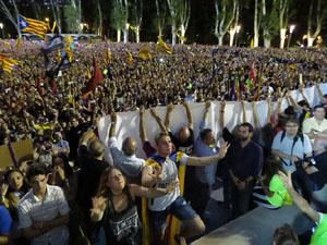 Manifestació 'República!' pels carrers de la ciutat i el Parc de la Devesa