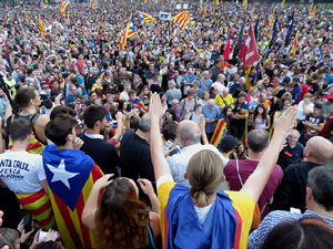 Manifestació 'República!' pels carrers de la ciutat i el Parc de la Devesa