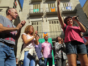 Marat&oacute; per la democr&agrave;cia. Concentraci&oacute; i parlaments a la pla&ccedil;a del Vi