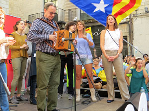 Marat&oacute; per la democr&agrave;cia. Concentraci&oacute; i parlaments a la pla&ccedil;a del Vi