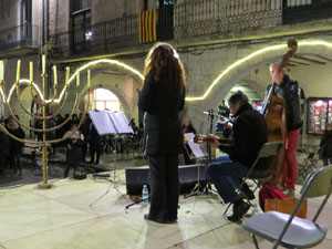 Nadal 2017. Encesa de les llums de Hanukkà a la plaça del Vi