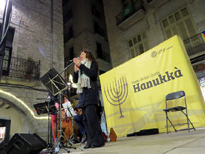 Nadal 2017. Encesa de les llums de Hanukkà a la plaça del Vi